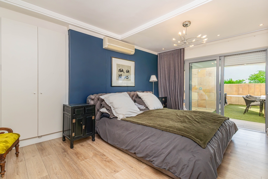 To Let 4 Bedroom Property for Rent in Mouille Point Western Cape